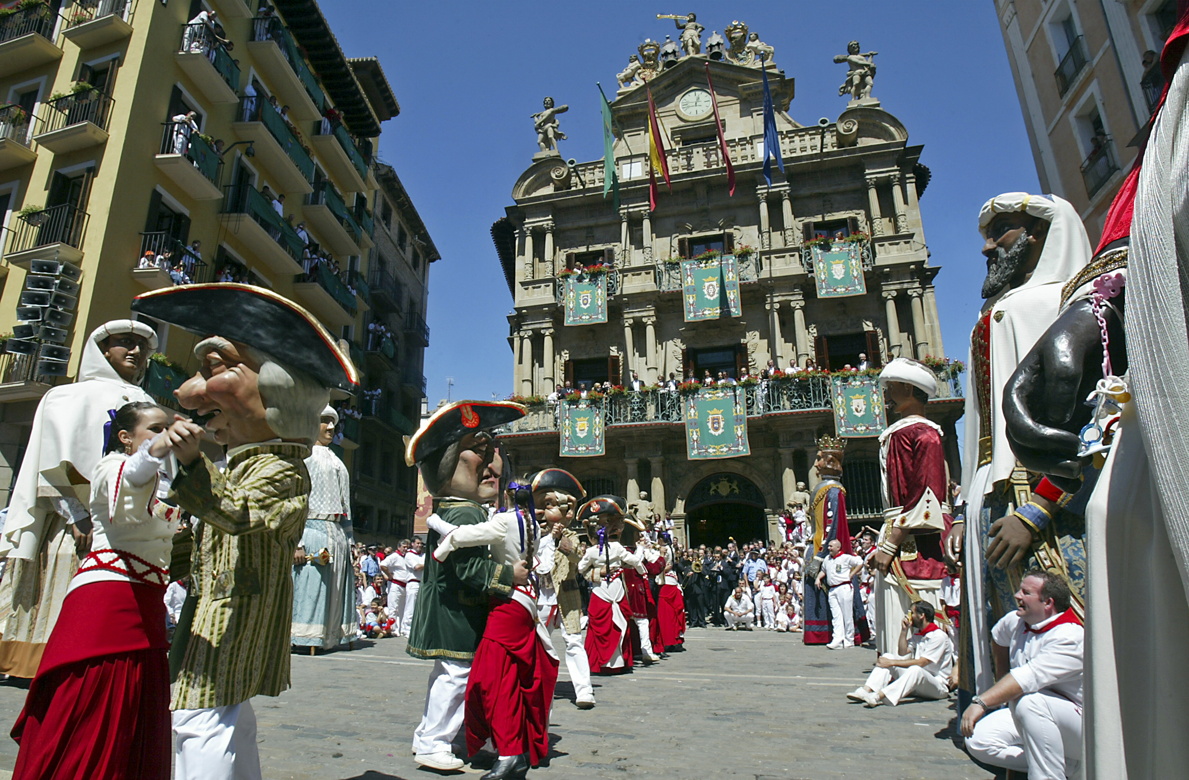 Un exil au pays de la fête